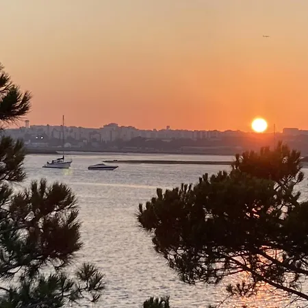 Casa Da Baia Seixal (Setubal)