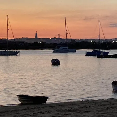 Casa Da Baia * Seixal (Setubal)