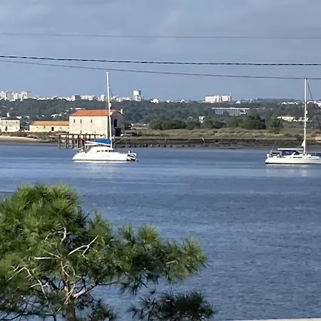 Casa Da Baia Seixal (Setubal)