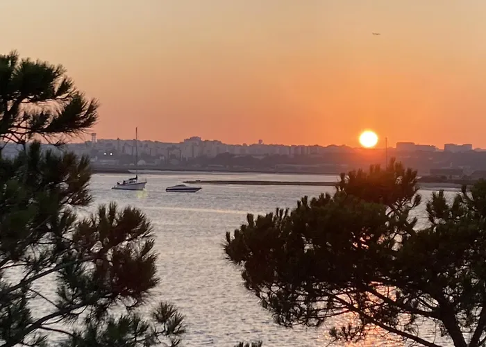 Casa Da Baia Seixal (Setubal)